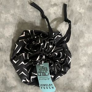 NEW Iota Chic Jewelry Pouch bag black / white .